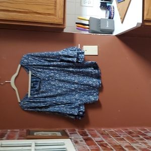 Gently used blue & white flowered peasant top